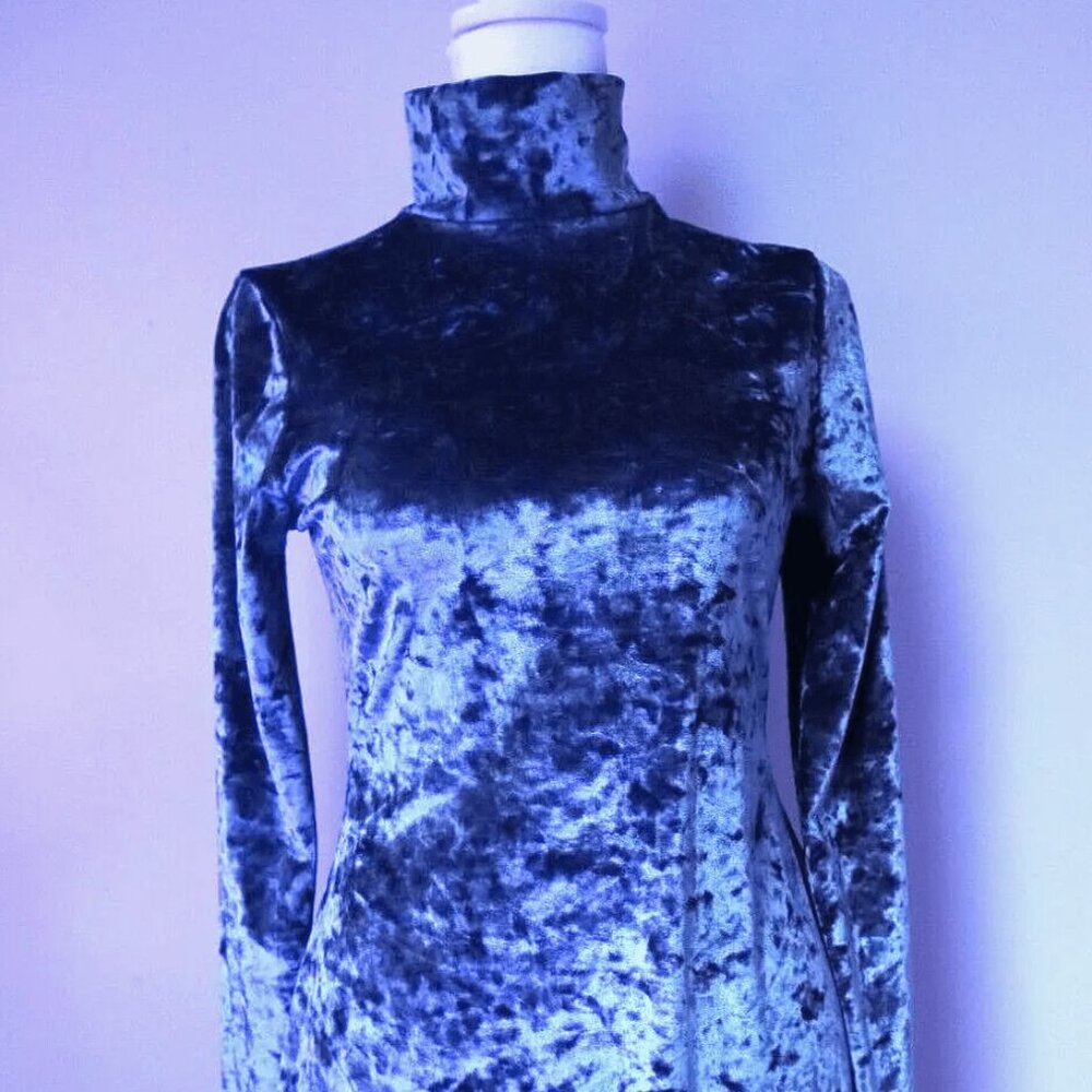 Kimchi Blue Women's Blue Velvet Feel Turtleneck Dress Size Small/Casual